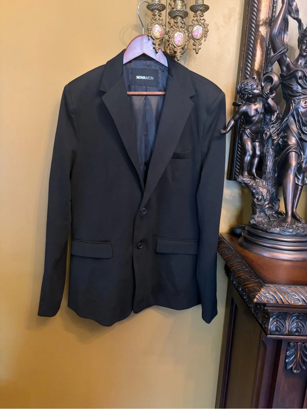 NWOT Fashion Nova Black Two-Button Notch Lapel Blazer